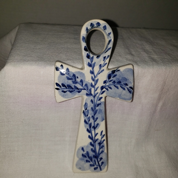 Beautiful Delft blue porcelain cross made in Poland - Picture 2 of 4